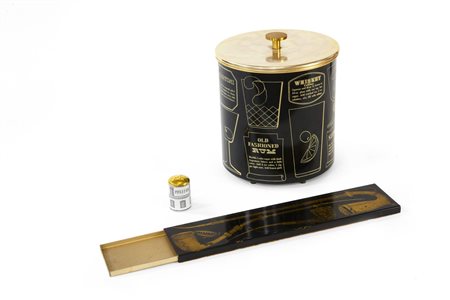 FORNASETTI PIERO Lotto di tre oggetti, composto da: - Scatola portasigarette...