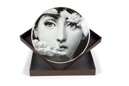 FORNASETTI PIERO Piatto a decoro Temi e variazioni motivo n°7 . Produzione...