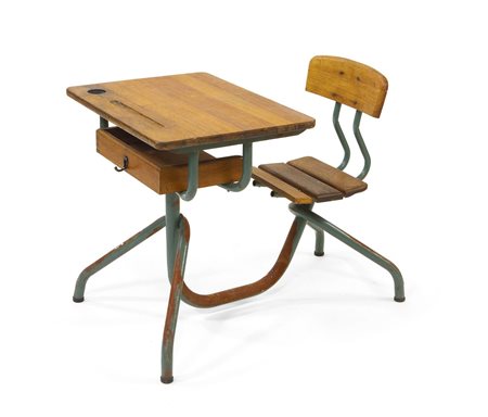 BANCO DA SCUOLA Banco scolastico in legno di rovere con struttura in metallo....