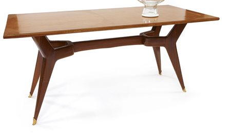 TAVOLO Tavolo rettangolare in mogano, gambe con terminali in ottone. 1955...