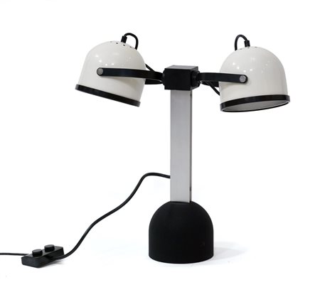 AULENTI GAE, CASTIGLIONI LIVIO Lampada mod. 61030 Alluminio e metallo...