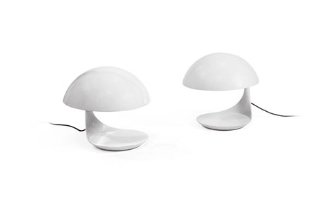 MARTINELLI ELIO Cobra Due lampade da tavolo a luce riflessa in resina bianca....