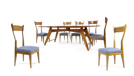 TAVOLO CON SEDIE Grande tavolo da pranzo in legno di noce, gambe raccordate...