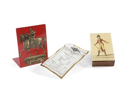 FORNASETTI PIERO Lotto di tre oggetti: Scatola in metallo serigrafato con...