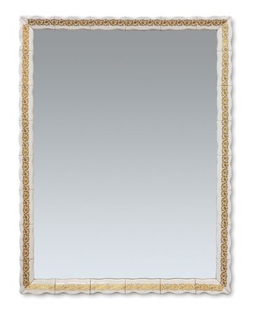 SPECCHIERA Grande specchiera composta da ventotto elementi in ceramica bianca...