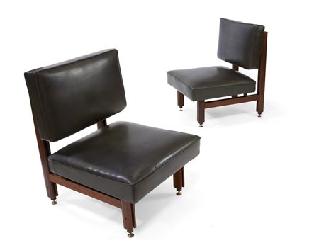 POLTRONE Coppia di poltrone con telaio in metallo laccato nero rivestito in...