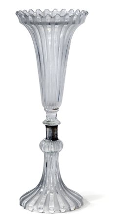 BACCARAT Vaso a due elementi in cristallo stampato, uniti da uno snodo...