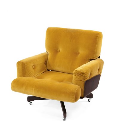 POLTRONA Poltrona girevole in compensato curvato con cuscini rivestiti in...