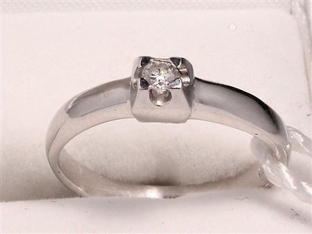 GIOIELLO ANELLO ORO BIANCO E DIAMANTI Anello in oro bianco 18 kt con diamanti...