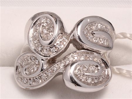 GIOIELLO ANELLO ORO BIANCO E DIAMANTI Anello in oro bianco 18 kt con diamanti...