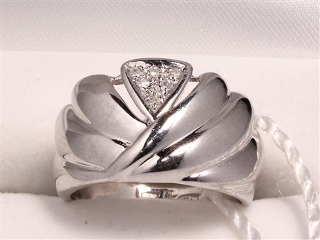 GIOIELLO ANELLO ORO BIANCO E DIAMANTI Anello in oro bianco 18 kt con diamanti...