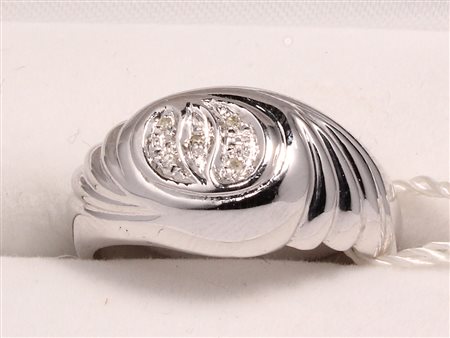 GIOIELLO ANELLO ORO BIANCO E DIAMANTI Anello in oro bianco 18 kt con diamanti...