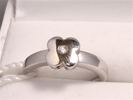 GIOIELLO ANELLO ORO BIANCO E DIAMANTI Anello in oro bianco 18 kt con diamanti...