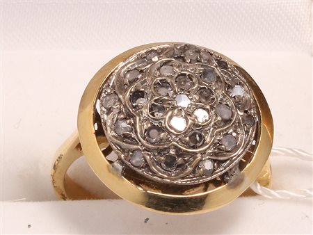 GIOIELLO ANELLO ORO E DIAMANTI Anello in oro 18 kt con diamanti Taglio...