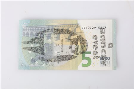 BANKSY (n. 1975) Senza titolo. . Intervento su banconota. Cm 12,50 x 6,50....