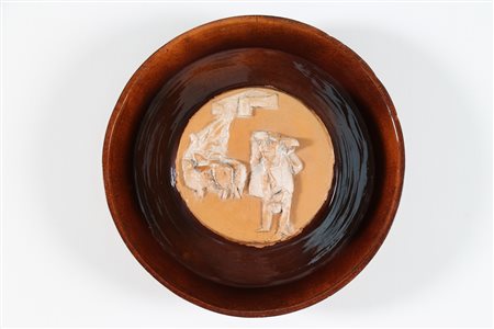BIANCINI ANGELO (1911 - 1988) Ciotola con scultura in ceramica e figure di...