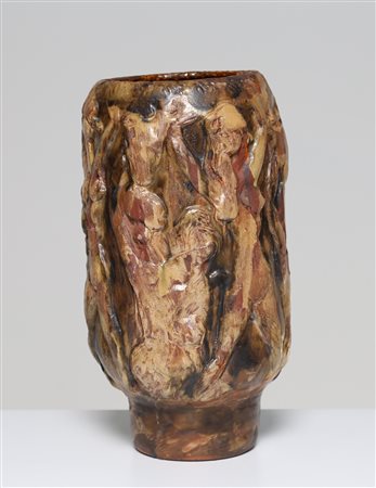 FANCIULLACCI CERAMICHE Vaso in terracotta a gran fuoco con figure intagliate...