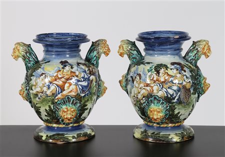 RAVANO DARIO (1876 - 1961) Coppia di vasi decorati con anse in ceramica. -....