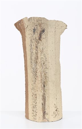 TASCA ALESSIO (n. 1929) Scultura in gress, 1993. -. Cm 20,50 x 40,50 x 7,00....