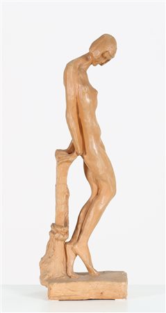 MAZZOLANI ENRICO (1876 - 1968) Scultura di donna con vipera in terracotta,...