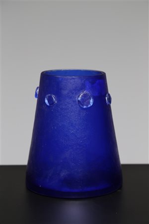 MANIFATTURA MURANESE DEL XX SECOLO Vaso in vetro corroso, anni 70. -. Cm...