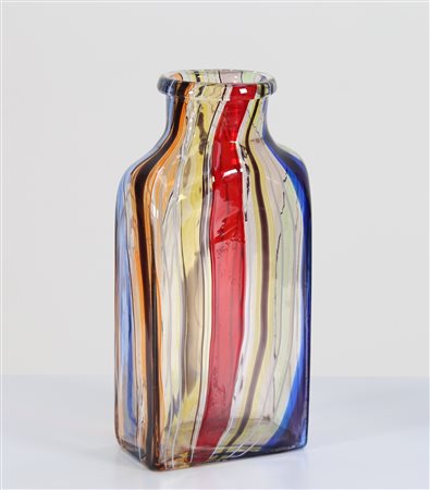 BAROVIER & TOSO Bottiglia a fascce verticali policrome, anni 70. -. Cm 10,50...