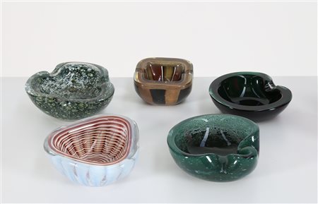 BAROVIER & TOSO Cinque portacenere, anni 50. -. Cm 15,00 x 6,00 x 15,00....