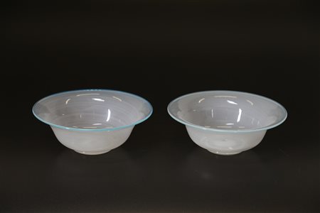 BAROVIER & TOSO Coppia di ciotole in filigrana con bordo azzurro, anni 70. -....