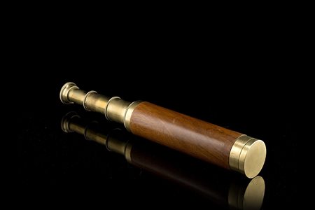 Cannocchiale telescopico con presa in legno e ghiere in ottone, sec. XX A...