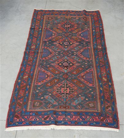 [Tappeti] Tappeto Sumak, Caucaso, sec. XX. Disegno con quattro medaglioni...