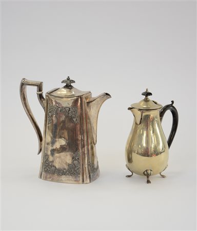 Lotto composto da due caffettiere in sheffield con decori diversi (difetti)