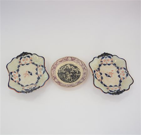 Manifatture diverse del sec. XIX, lotto composto da due vassoietti sagomati e...