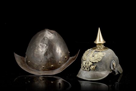 Lotto composto da un Pickelhaube da truppa, Modello Ersatz, del Regno di...
