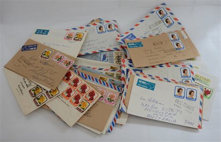 [MONDIALI] Lotto formato da migliaia di lettere, variamente affrancate,...