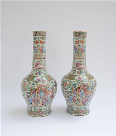 Coppia di vasi Famiglia Rosa Cantonese con decorazione a figure in padiglioni...