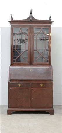 Vetrina a due corpi , parte superiore a due ante a vetri, parte inferiore con...