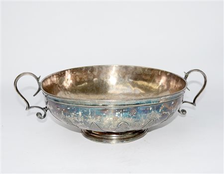 Centrotavola biansato di forma circolare con corpo decorato (difetti)