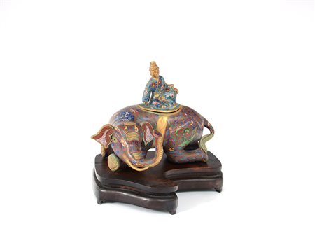 Contenitore con coperchio a forma di elefante in metallo cloisonné, con base...