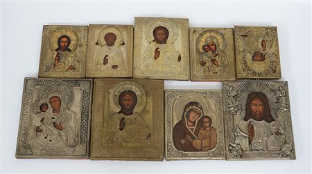 Lotto composto da nove icone diverse con riza in metallo argentato e argento...