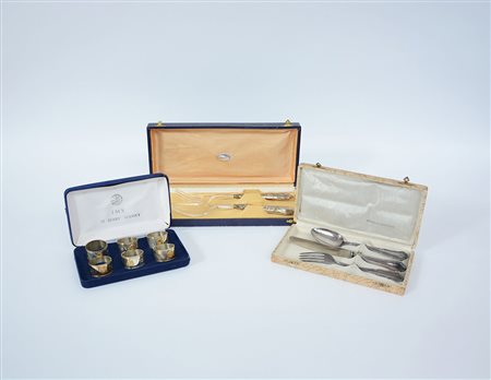 Lotto composto da sei portatovaglioli in argento Birmingham 1990 in custodia...