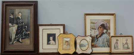 Cartone contenente numerose riproduzioni e incisioni di soggetto e misure...