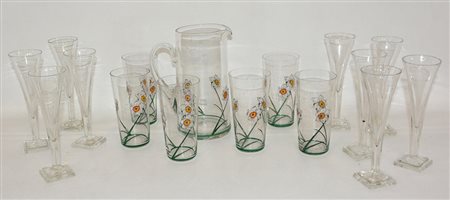 Lotto composto da un servizio da bibita composto da brocca e sei bicchieri...