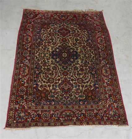 [Tappeti] Tappeto Bakhtiari, Persia, sec. XX. Disegno a medaglione floreale...