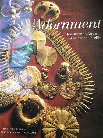 Lotto composto da svariati volumi inerenti principalmente l'arte. In tre...