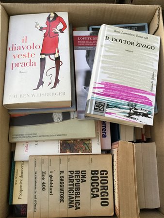 Lotto composto da numerosi volumi di vario genere ed argomento. In quattro...