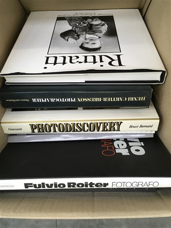 Lotto composto da diverse pubblicazioni relative all'arte della fotografia,...