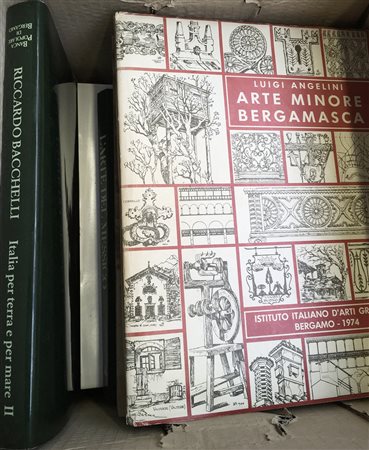 Lotto composto da libri di vario argomento, fra cui opere di storia dell'arte...