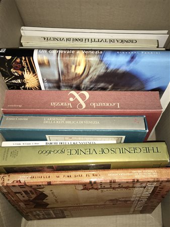 Lotto composto da diverse opere inerenti i diversi aspetti dell'arte...