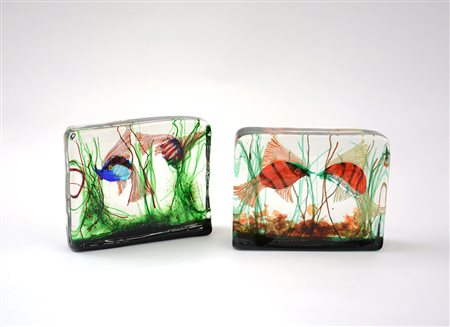 Alfredo Barbini (attribuito) Due acquari in vetro sommerso policromo....