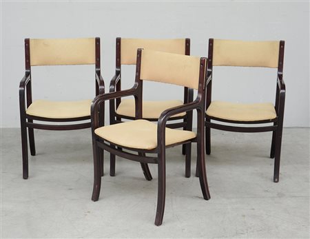 Quattro sedie a braccioli in palissandro indiano massello scanalato, seduta e...